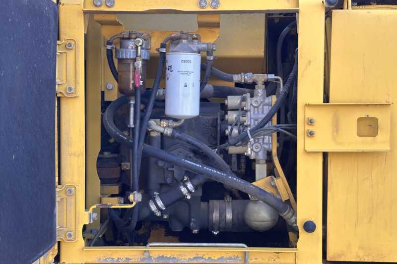 OmecoHub - Immagine KOMATSU PC130-6